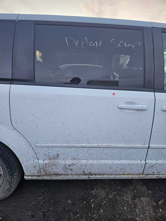 Rear Passenger Side Door - 2015  Dodge Grand Caravan SE 2WD (White, Grade A Condition)