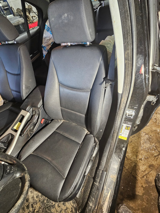 Driver's Seat-2009  BMW 323i