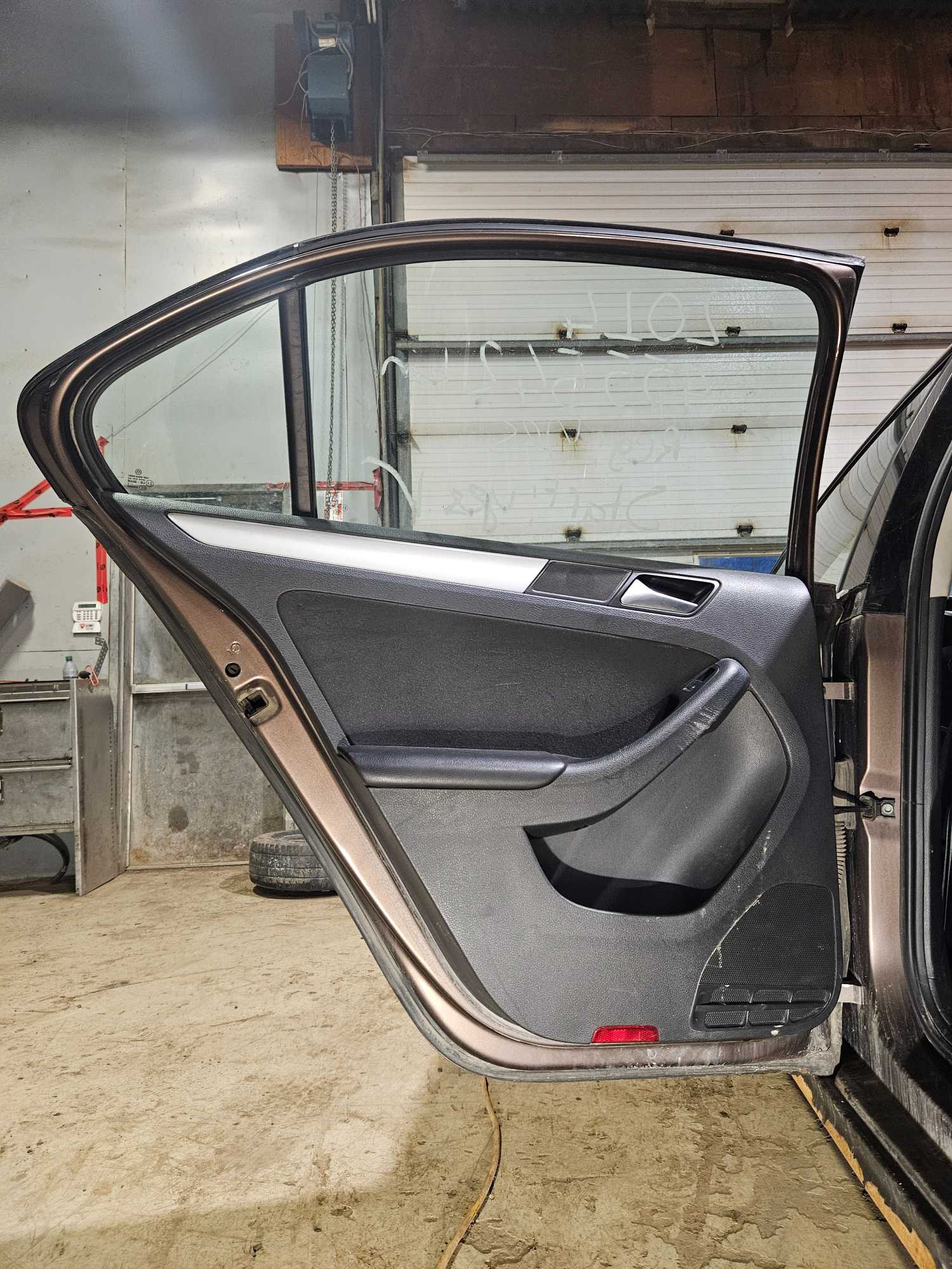 Rear Left Door-2014  Volkswagen JETTA
