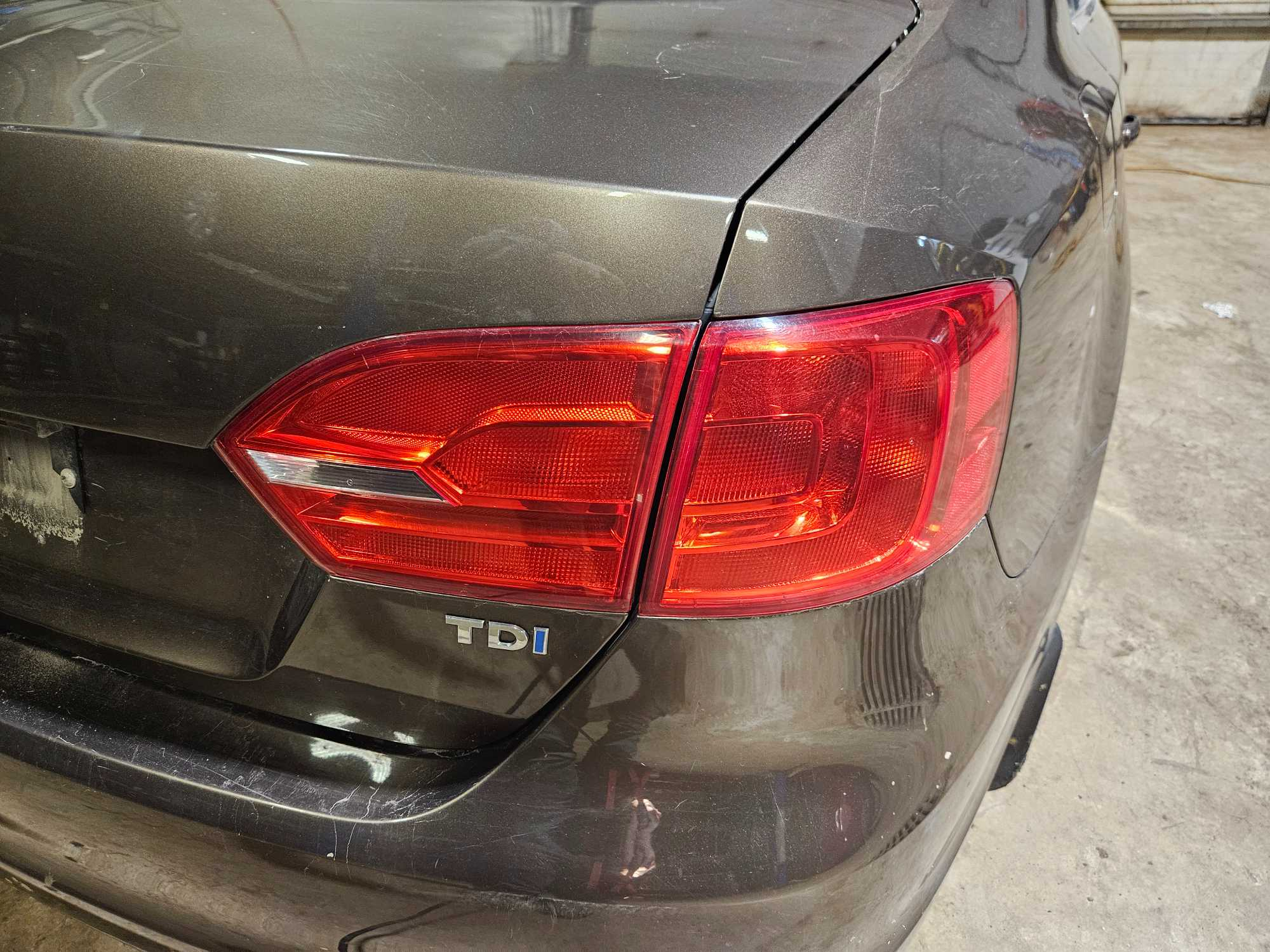 Tail Lights-2014  Volkswagen JETTA