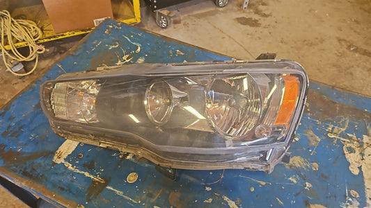 Driver's side Headlight - 2011 Mitsubishi Lancer