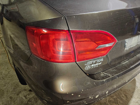 Tail Lights-2014  Volkswagen JETTA