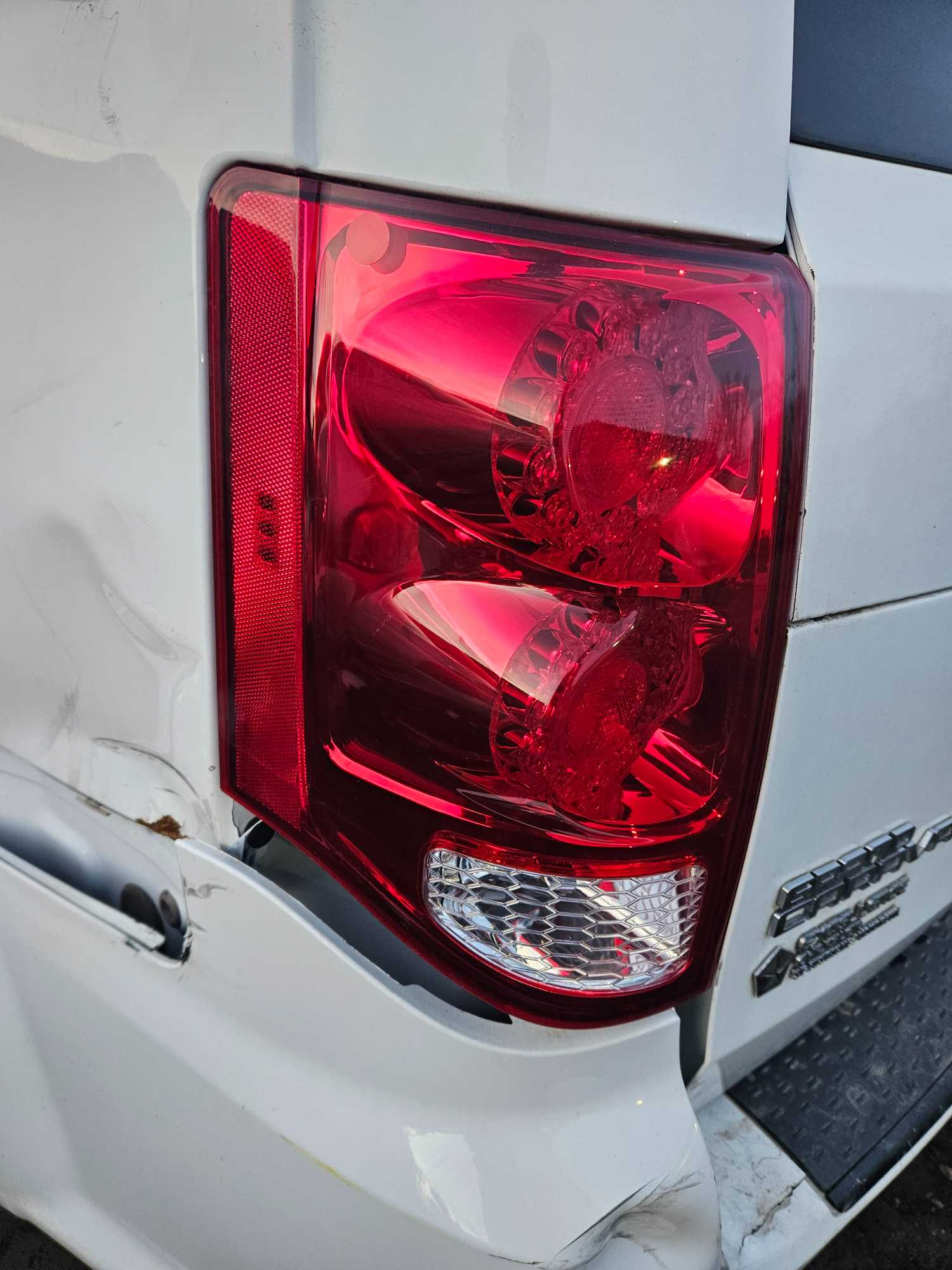 Driver Side Tail Light - 2015  Dodge Grand Caravan SE 2WD (Red, Grade A Condition)